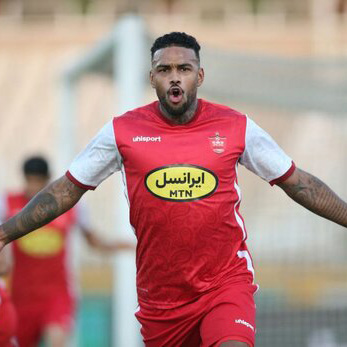 لوکادیا خواهان برگشت به پرسپولیس