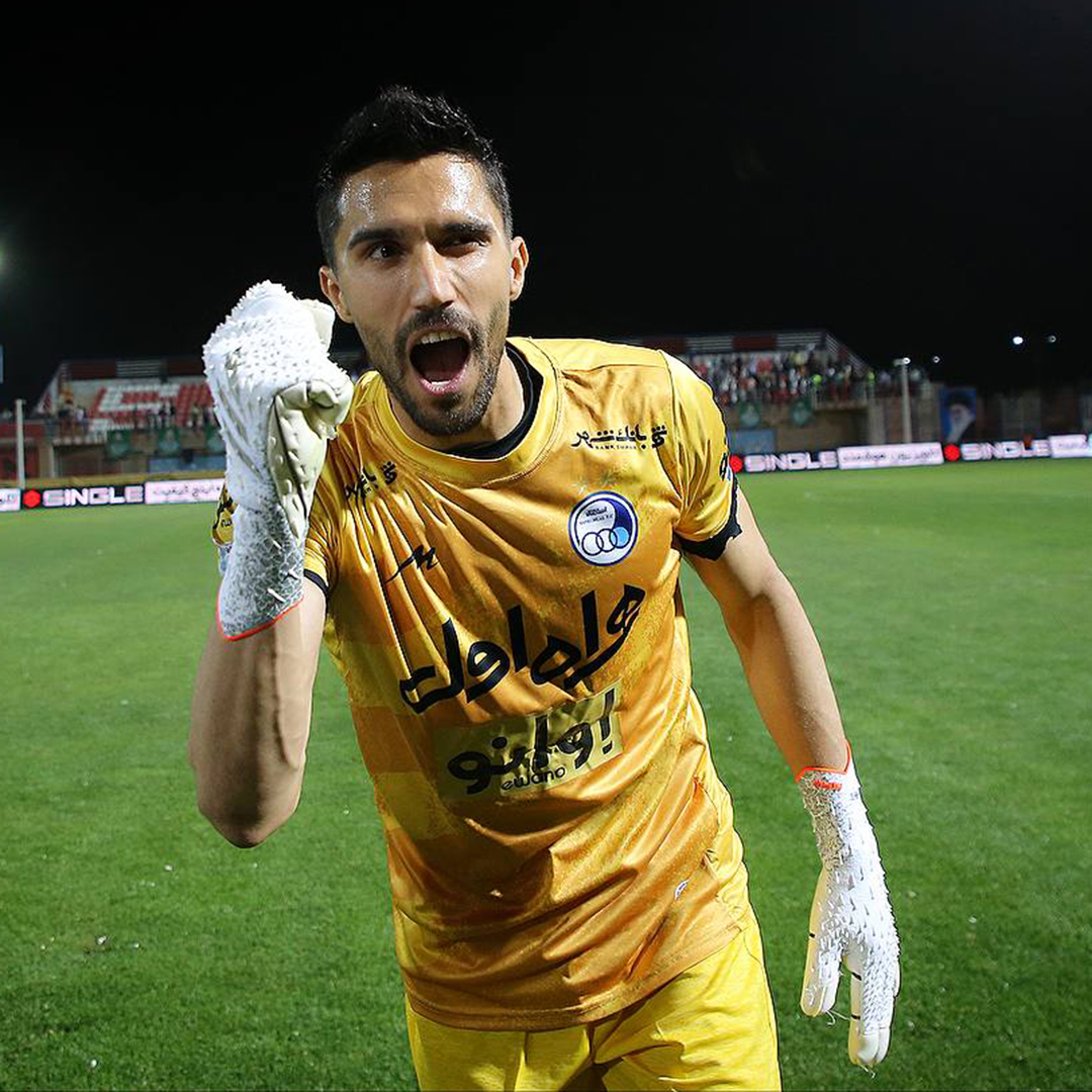 جدال بر سر دستکش طلا