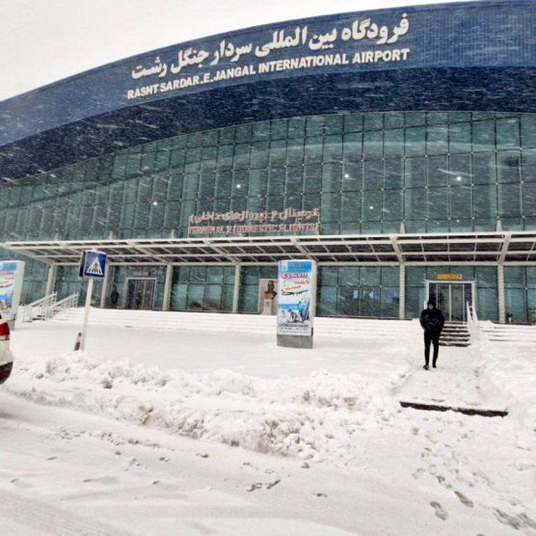 کنسل شدن پرواز ملوان به دلیل برف شدید