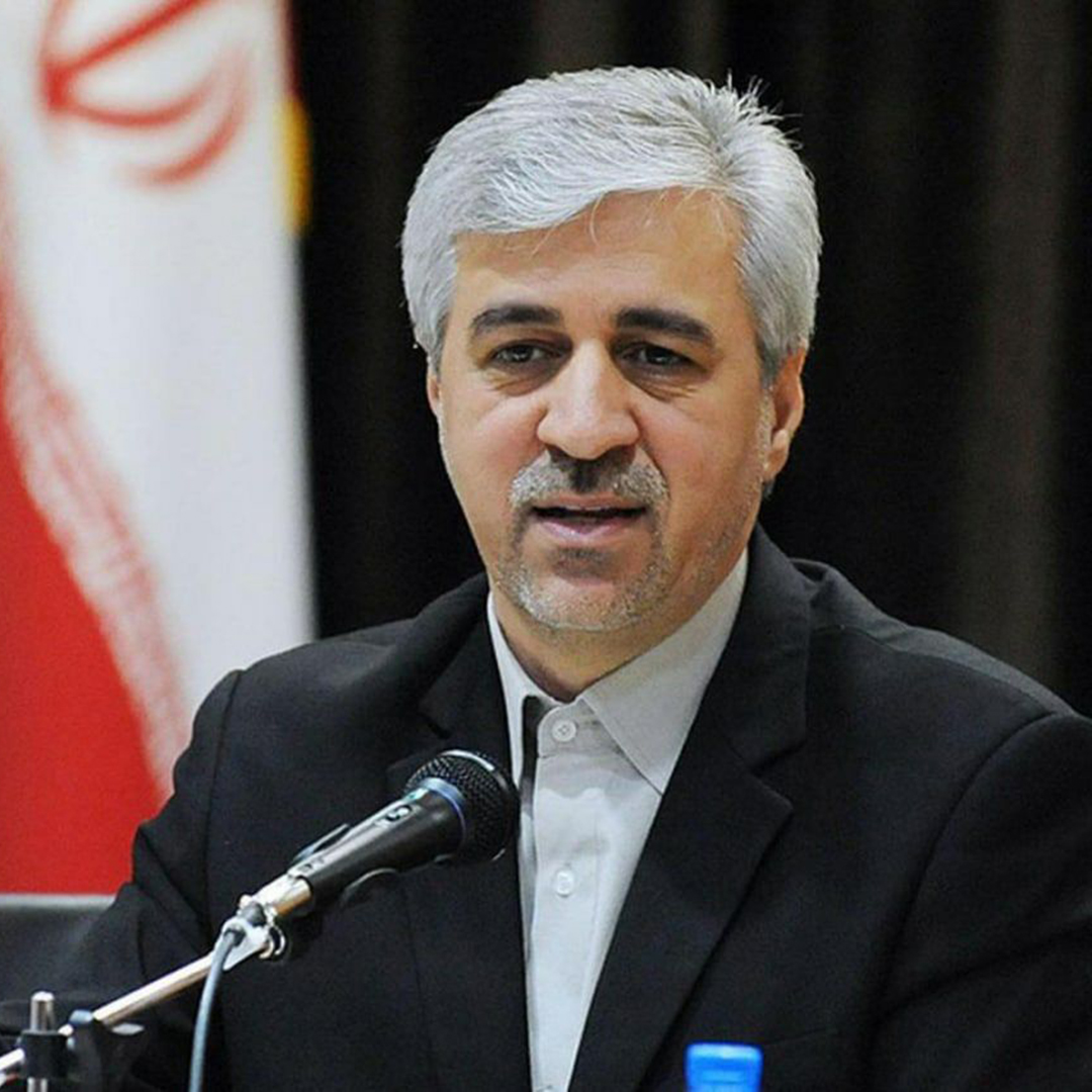 سرمربی تیم ملی ایرانی است یا خارجی