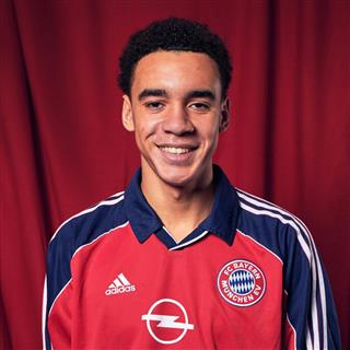 پیراهن های ویژه 124 سالگی بایرن مونیخ