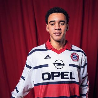 پیراهن های ویژه 124 سالگی بایرن مونیخ