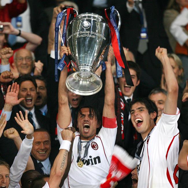 جام لیگ قهرمانان اروپا در دستان کاپیتان مالدینی