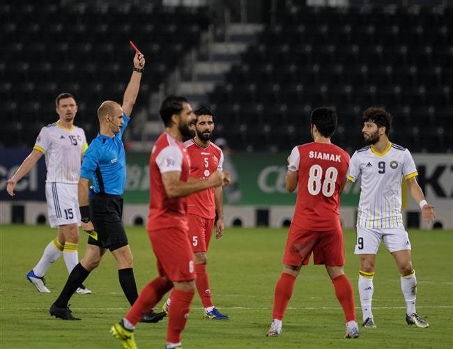 لحظه اخراج ماشاریپوف در دیدار پرسپولیس و پاختاکور