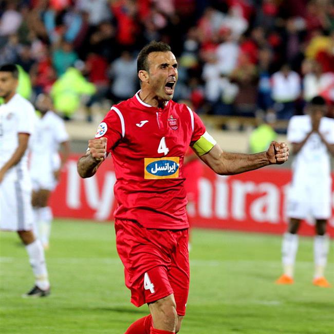 سید جلال حسینی؛ رهبر خط دفاع پرسپولیس در فصل 98-1397