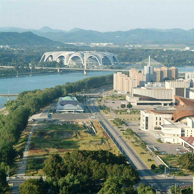 بزرگ ترین ورزشگاه فوتبال جهان