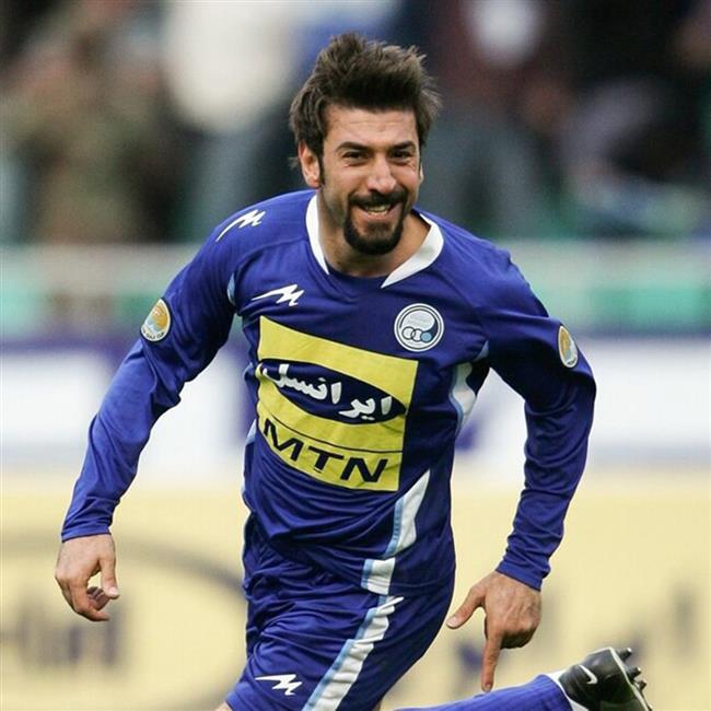 علی انصاریان در پیراهن استقلال