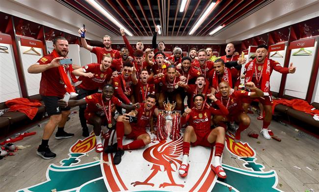 نمایی از جشن نوزدهمین قهرمانی لیورپولی‌ها در لیگ فوتبال انگلیس