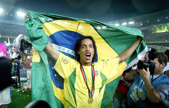 جشن رونالدینیو برای قهرمانی برزیل در جام جهانی 2002