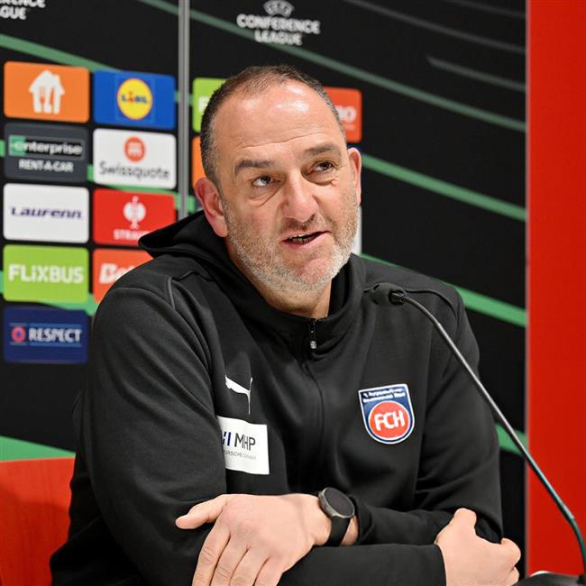 فرانک اشمیت سرمربی وفادار و محبوب باشگاه هایدنهایم آلمان