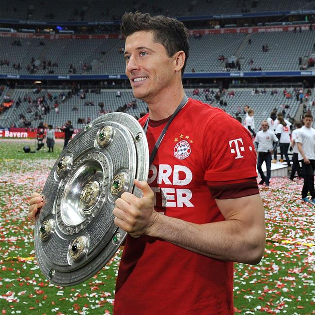رابرت لواندوفسکی در جشن قهرمانی بایرن مونیخ در بوندسلیگا