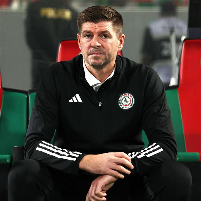 استیون جرارد روی نیمکت الاتفاق عربستان